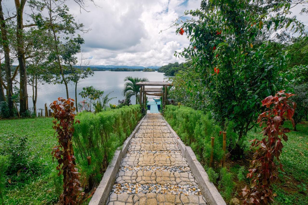 Almost Heaven Lake Resort By Cocotel Cavinti Bagian luar foto