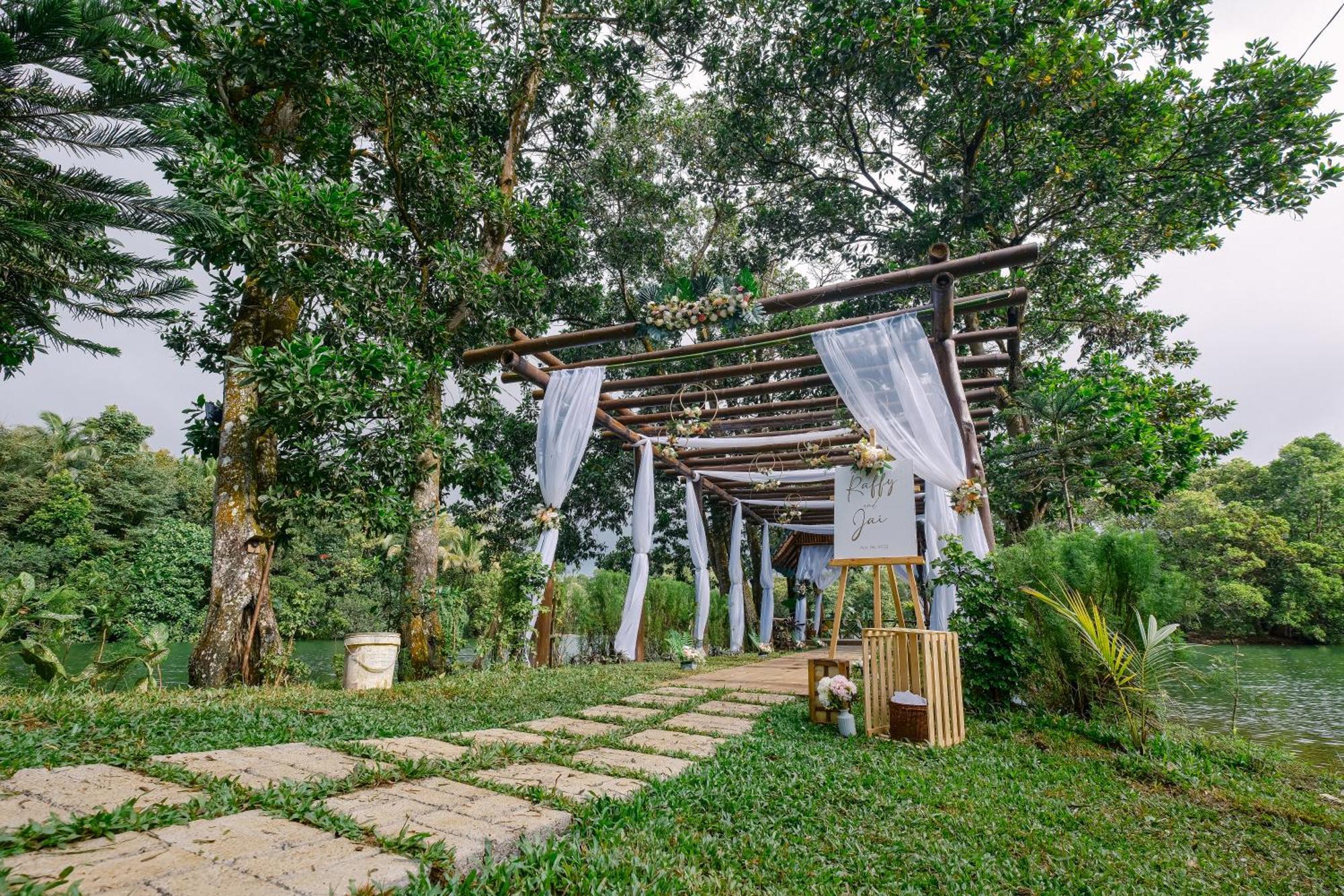 Almost Heaven Lake Resort By Cocotel Cavinti Bagian luar foto