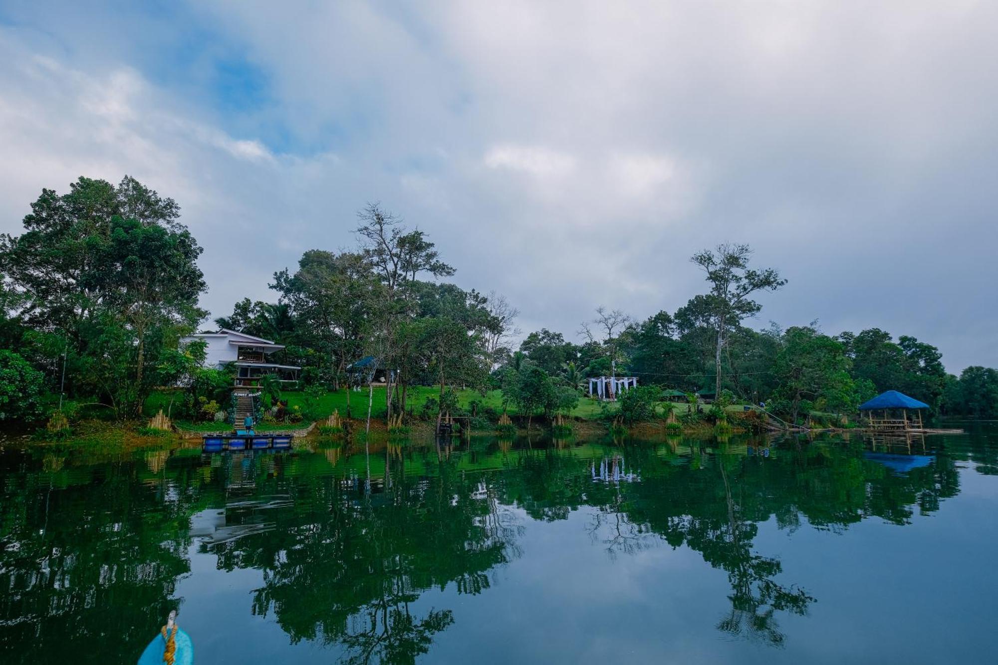 Almost Heaven Lake Resort By Cocotel Cavinti Bagian luar foto