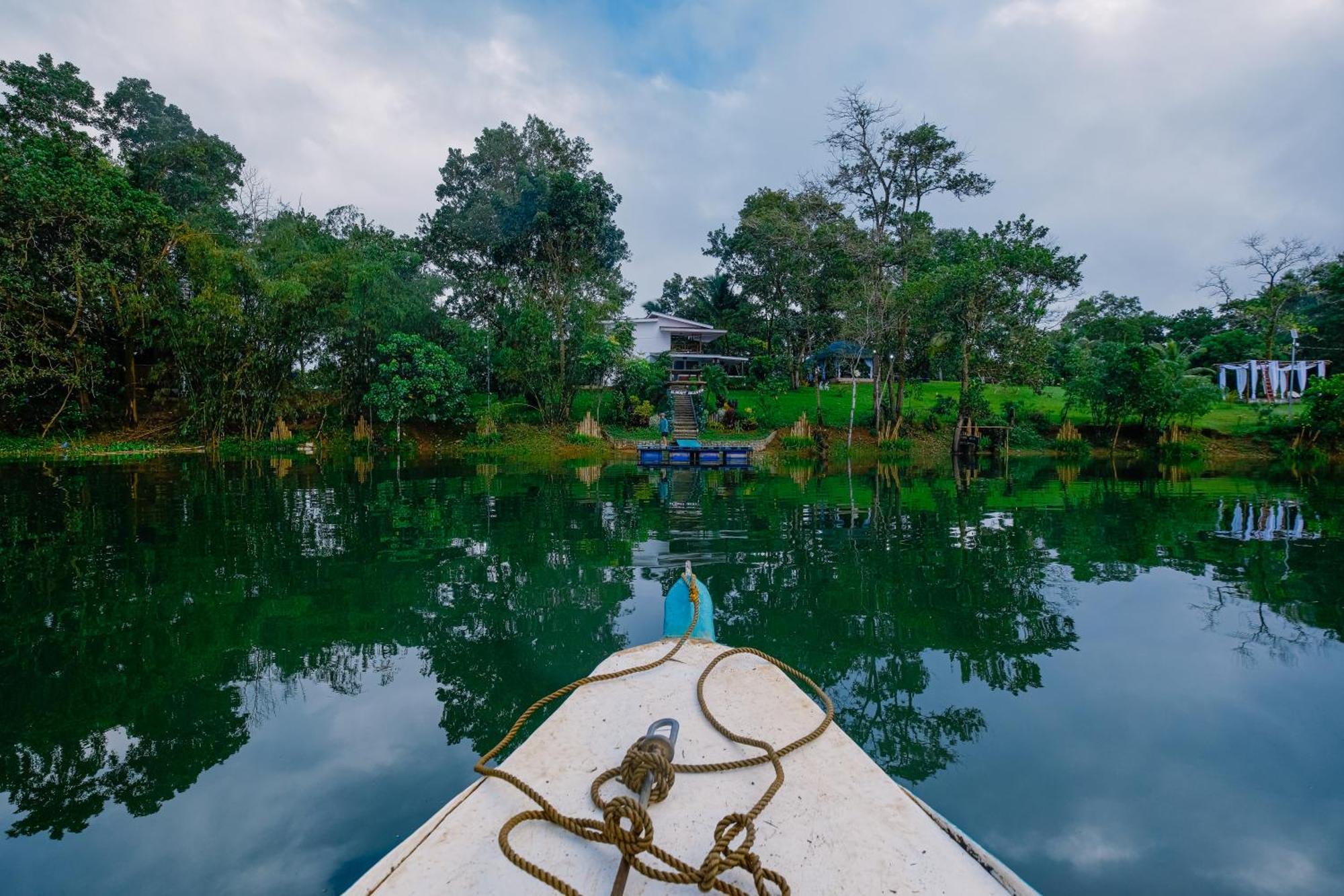 Almost Heaven Lake Resort By Cocotel Cavinti Bagian luar foto